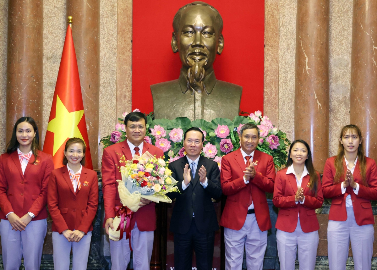 chủ tịch nước trao huân chương cho các vĐv, hlv tiêu biểu tại sea games 32 hình ảnh 2 Chủ tịch nước trao huân chương cho các VĐV, HLV tiêu biểu tại SEA Games 32