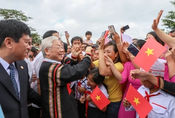 xúc động hình ảnh tổng bí thư nguyễn phú trọng với đồng bào, chiến sĩ cả nước hình ảnh 9 Xúc động hình ảnh Tổng Bí thư Nguyễn Phú Trọng với đồng bào, chiến sĩ cả nước