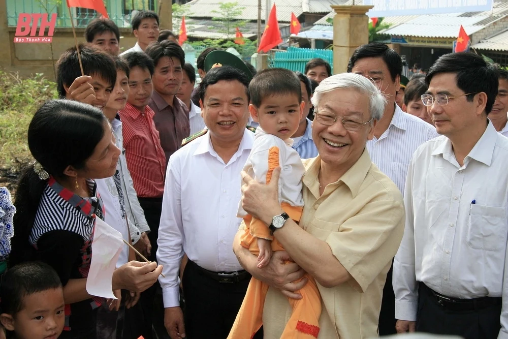 xúc động hình ảnh tổng bí thư nguyễn phú trọng với đồng bào, chiến sĩ cả nước hình ảnh 3 Xúc động hình ảnh Tổng Bí thư Nguyễn Phú Trọng với đồng bào, chiến sĩ cả nước