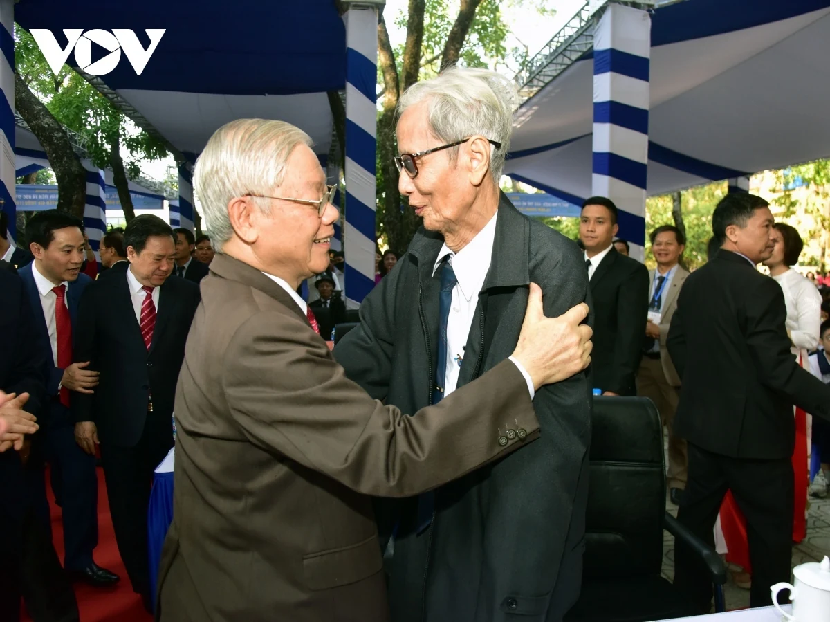 xúc động hình ảnh tổng bí thư nguyễn phú trọng với đồng bào, chiến sĩ cả nước hình ảnh 15 Xúc động hình ảnh Tổng Bí thư Nguyễn Phú Trọng với đồng bào, chiến sĩ cả nước