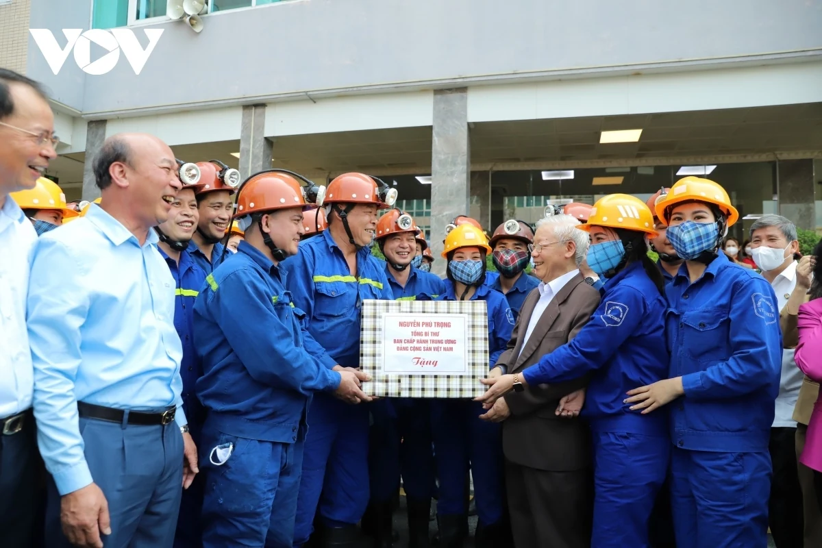 xúc động hình ảnh tổng bí thư nguyễn phú trọng với đồng bào, chiến sĩ cả nước hình ảnh 8 Xúc động hình ảnh Tổng Bí thư Nguyễn Phú Trọng với đồng bào, chiến sĩ cả nước