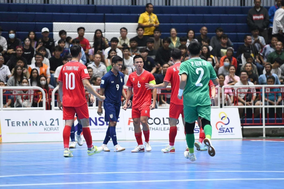 thi đấu xuất thần, Đt futsal việt nam đánh bại thái lan ngay trên sân khách hình ảnh 2 Thi đấu xuất thần, ĐT Futsal Việt Nam đánh bại Thái Lan ngay trên sân khách