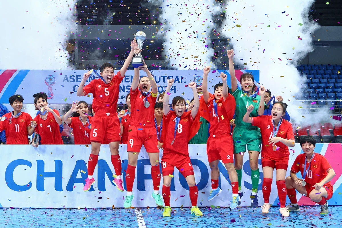 chùm ảnh Đt futsal nữ việt nam nâng cao cúp vô địch giải futsal nữ Đông nam Á hình ảnh 4 Chùm ảnh ĐT Futsal nữ Việt Nam nâng cao cúp vô địch giải Futsal nữ Đông Nam Á
