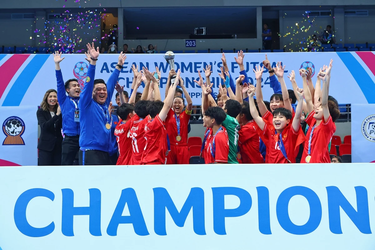 chùm ảnh Đt futsal nữ việt nam nâng cao cúp vô địch giải futsal nữ Đông nam Á hình ảnh 8 Chùm ảnh ĐT Futsal nữ Việt Nam nâng cao cúp vô địch giải Futsal nữ Đông Nam Á