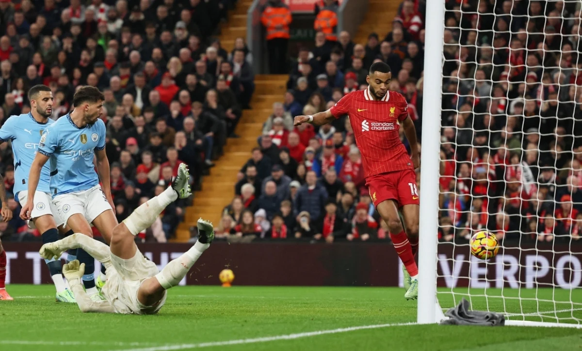 salah vừa ghi bàn vừa kiến tạo, liverpool nhấn chìm man city ở anfield hình ảnh 1 Salah vừa ghi bàn vừa kiến tạo, Liverpool “nhấn chìm” Man City ở Anfield