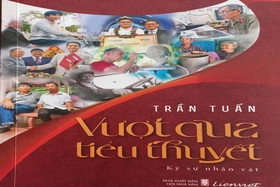 “Chẳng có ai tẻ nhạt ở trên đời...”