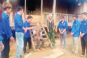 Một đời lưu giữ tiếng khèn bè