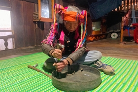 Người giữ “hồn” cồng chiêng giữa đại ngàn