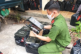 Một nam thanh niên bị xử phạt 70 triệu đồng vì buôn bán bia, rượu nhập lậu