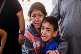 Ít nhất 2.000 trẻ em đã thiệt mạng từ khi Israel ném bom vào Dải Gaza