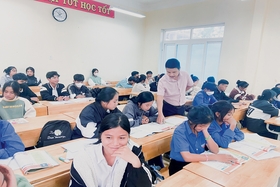 Tình nguyện lên vùng khó dạy học