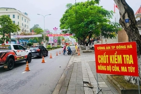 Công an TP. Đông Hà kiểm tra nồng độ cồn trên 400 lái xe trong ngày mồng 1 Tết
