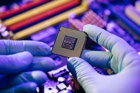 Chip bán dẫn đang cạnh tranh quyết liệt trong lĩnh vực công nghệ
