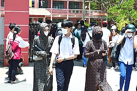 Cởi bỏ áp lực thành tích để đồng hành với con