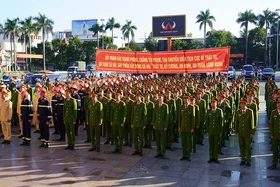 Hình ảnh đẹp của người công an từ những lá thư cảm ơn