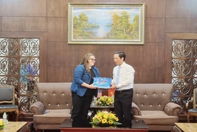 Quang Tri Vice Chairman highly values support of PeaceTrees Vietnam Organization