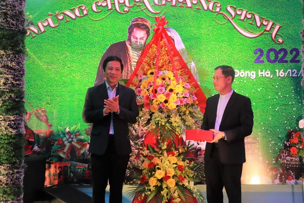 Lãnh đạo tỉnh chúc mừng các tổ chức tôn giáo nhân dịp lễ Giáng sinh năm 2022