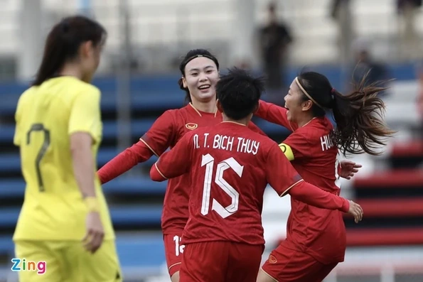 Huỳnh Như tỏa sáng, tuyển nữ Việt Nam thắng Malaysia 3 - 0