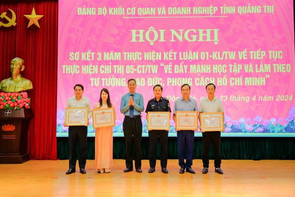 Đảng ủy Khối Cơ quan và Doanh nghiệp tỉnh: Sơ kết 3 năm thực hiện Kết luận số 01-KL/TW của Bộ Chính trị về học tập và làm theo Bác