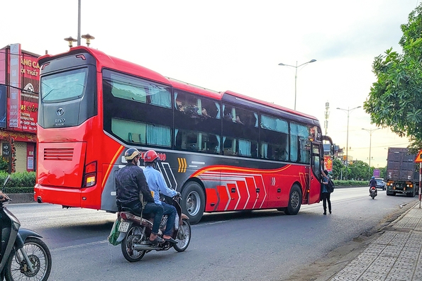 Nỗi lo “xe dù, bến cóc”