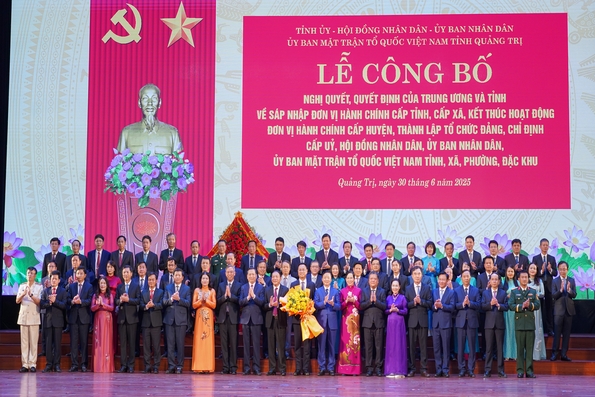 Công bố các nghị quyết, quyết định về sắp xếp đơn vị hành chính các cấp tỉnh Quảng Trị mới