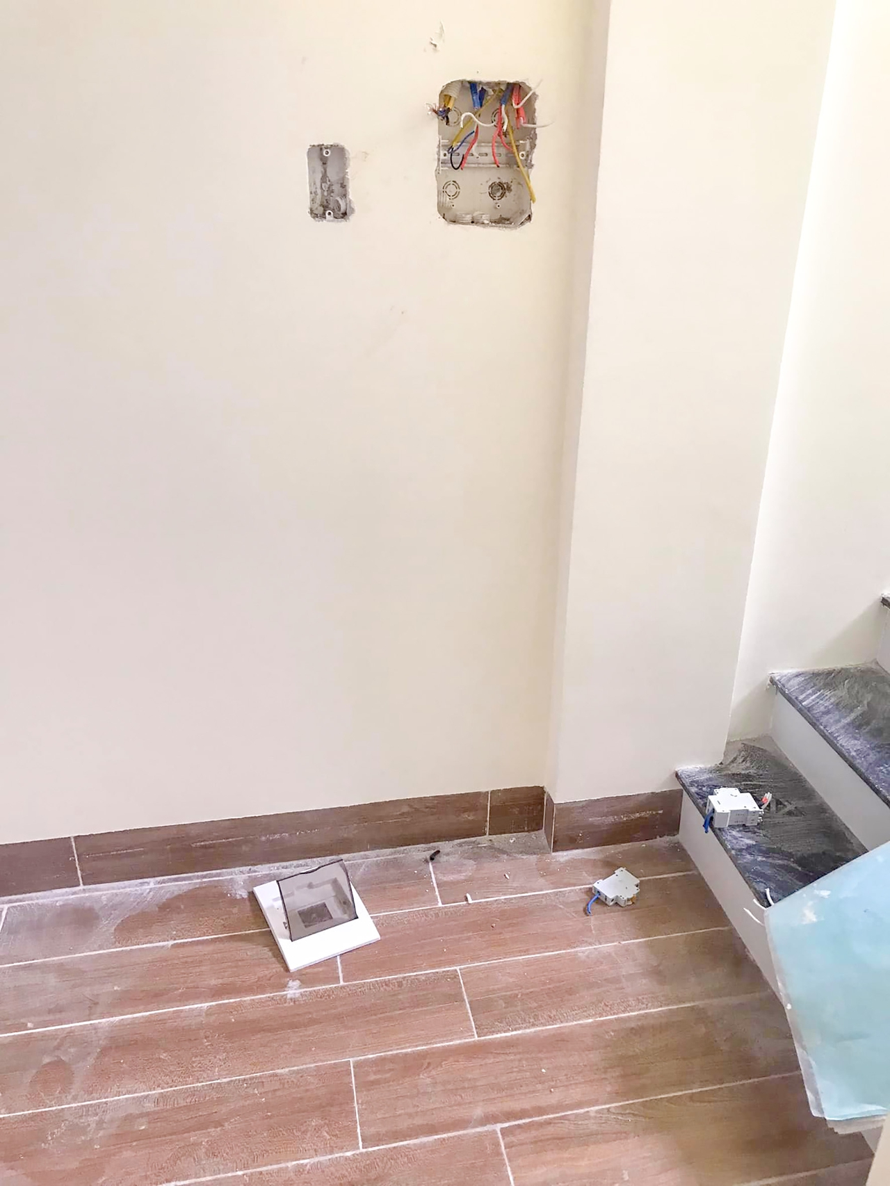 Cảnh báo tình trạng mất trộm trang thiết bị, dây điện tại các công trình đang xây dựng
