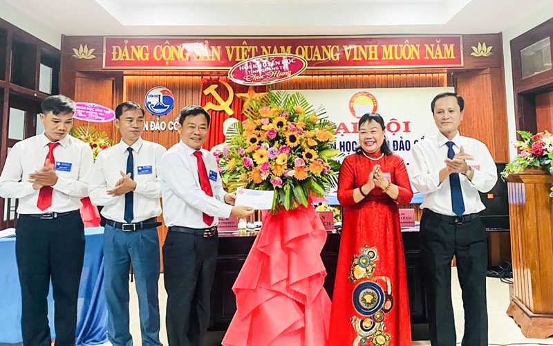 Làm khuyến học ở huyện đảo Cồn Cỏ