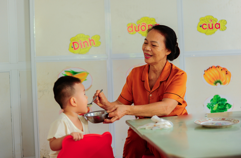 Cô giáo như mẹ hiền