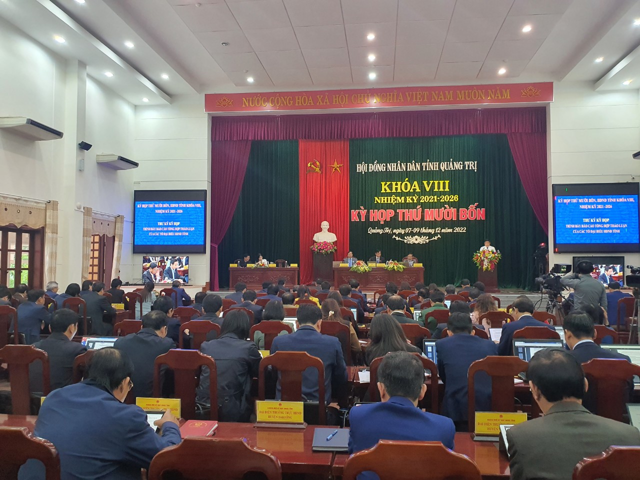 Ngày làm việc thứ hai kỳ họp thứ 14, khóa VIII: Tập trung thảo luận các nhóm vấn đề trên lĩnh vực KT - XH