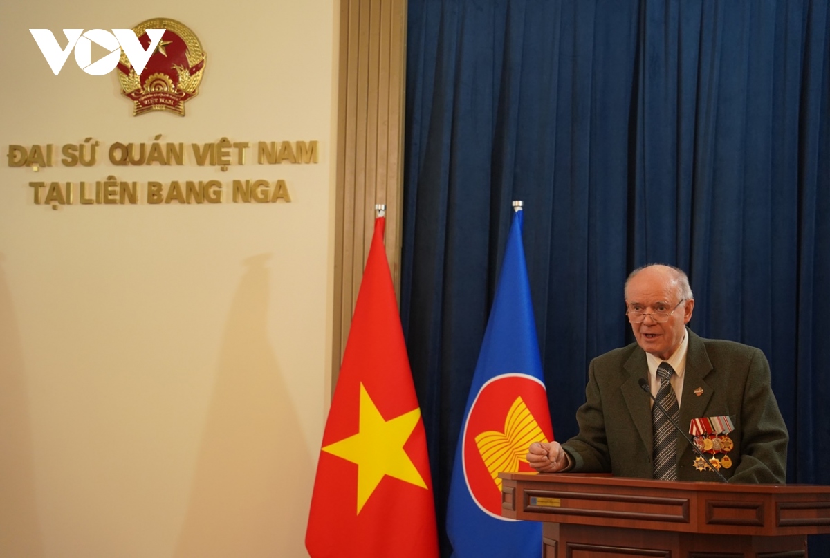 Kỷ niệm 50 năm Chiến thắng Hà Nội