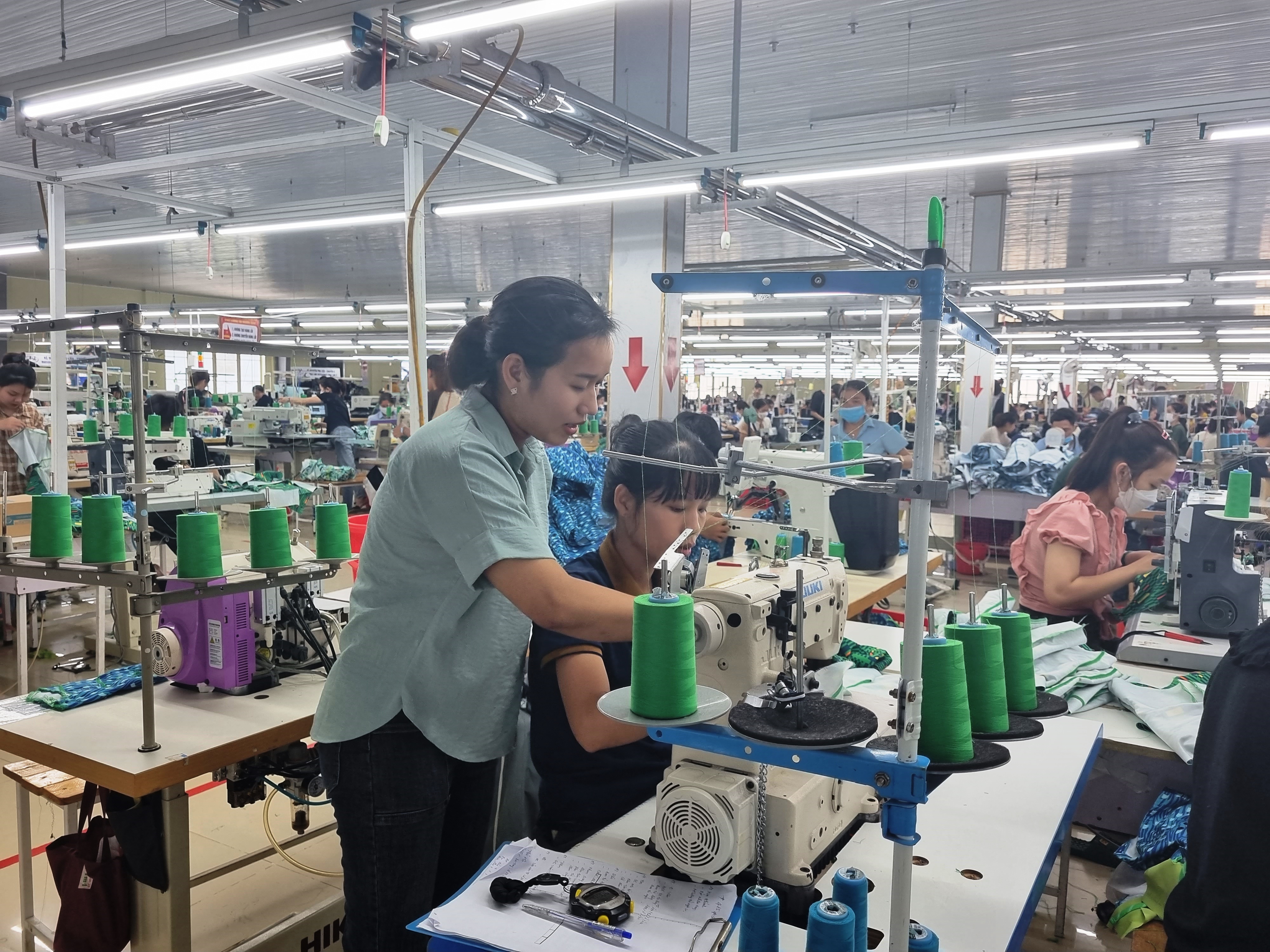 Nối bền chặt sợi dây liên kết giữa cơ sở dạy nghề với doanh nghiệp