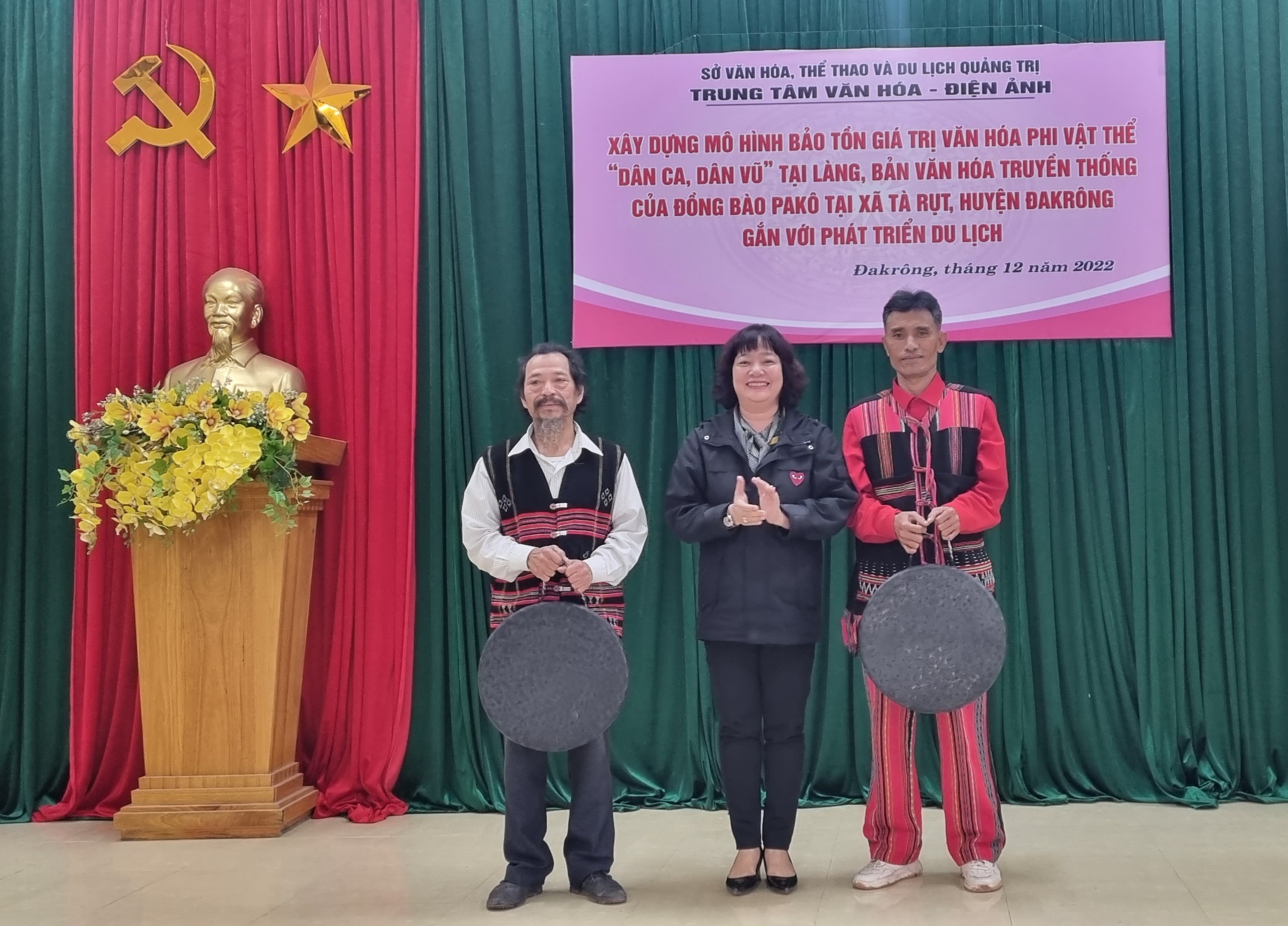 Xây dựng mô hình bảo tồn giá trị văn hóa phi vật thể dân ca, dân vũ tại xã Tà Rụt