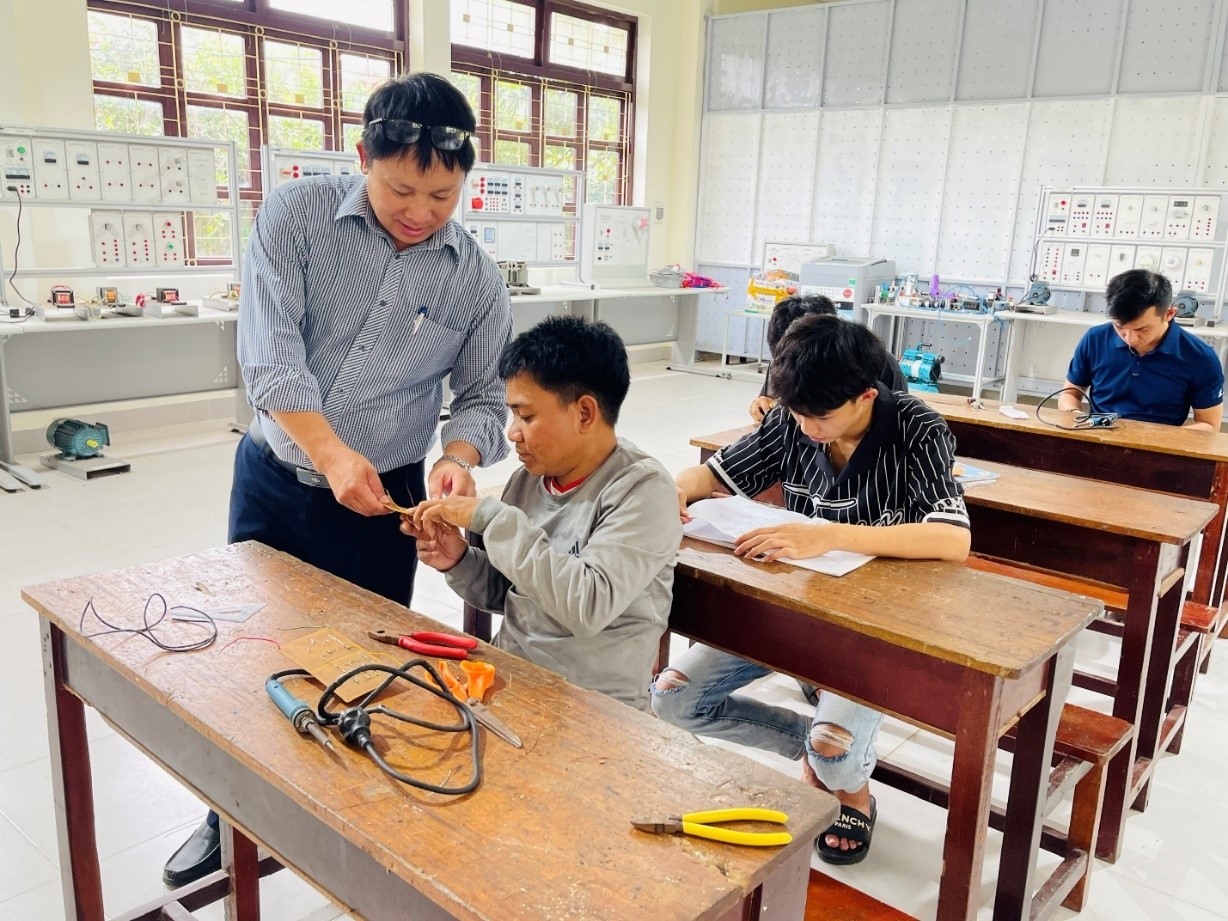 Từ học nghề đến thành công: Người trẻ cần được tiếp sức. Bài 2: Hỗ trợ thanh niên lập thân, lập nghiệp