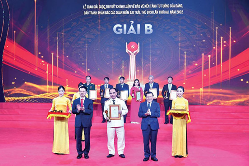 Trung tá, Tiến sĩ LÊ HOÀNG VIỆT LÂM: Quê hương là động lực, là nỗi nhớ, niềm thương…