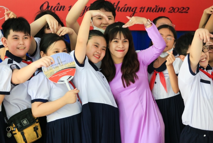 Lương giáo viên, sách giáo khoa và nhiều chính sách khác sẽ có hiệu lực từ 2023