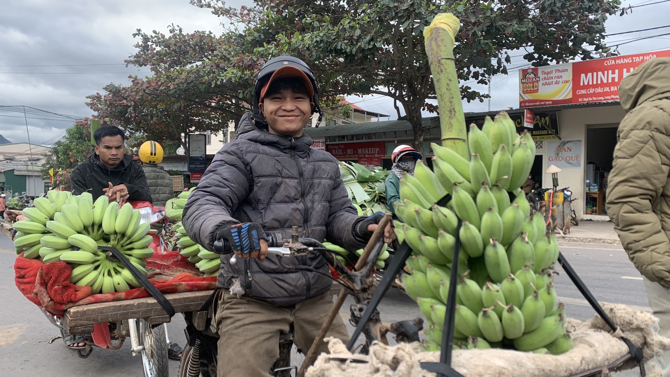 Hướng Hóa: Giá chuối mật mốc tăng cao, nông dân phấn khởi