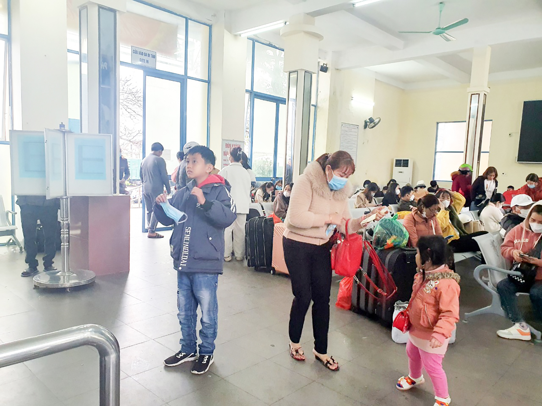 Tăng gấp đôi số lượng tàu phục vụ nhu cầu đi lại của người dân dịp tết Nguyên đán Quý Mão
