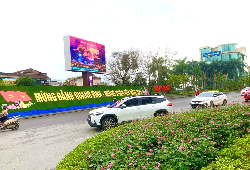 Đông Hà tăng cường cổ động trực quan chào mừng các ngày lễ lớn