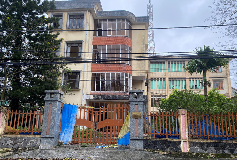 Nhiều trụ sở cơ quan cũ bỏ hoang gây lãng phí tài sản công