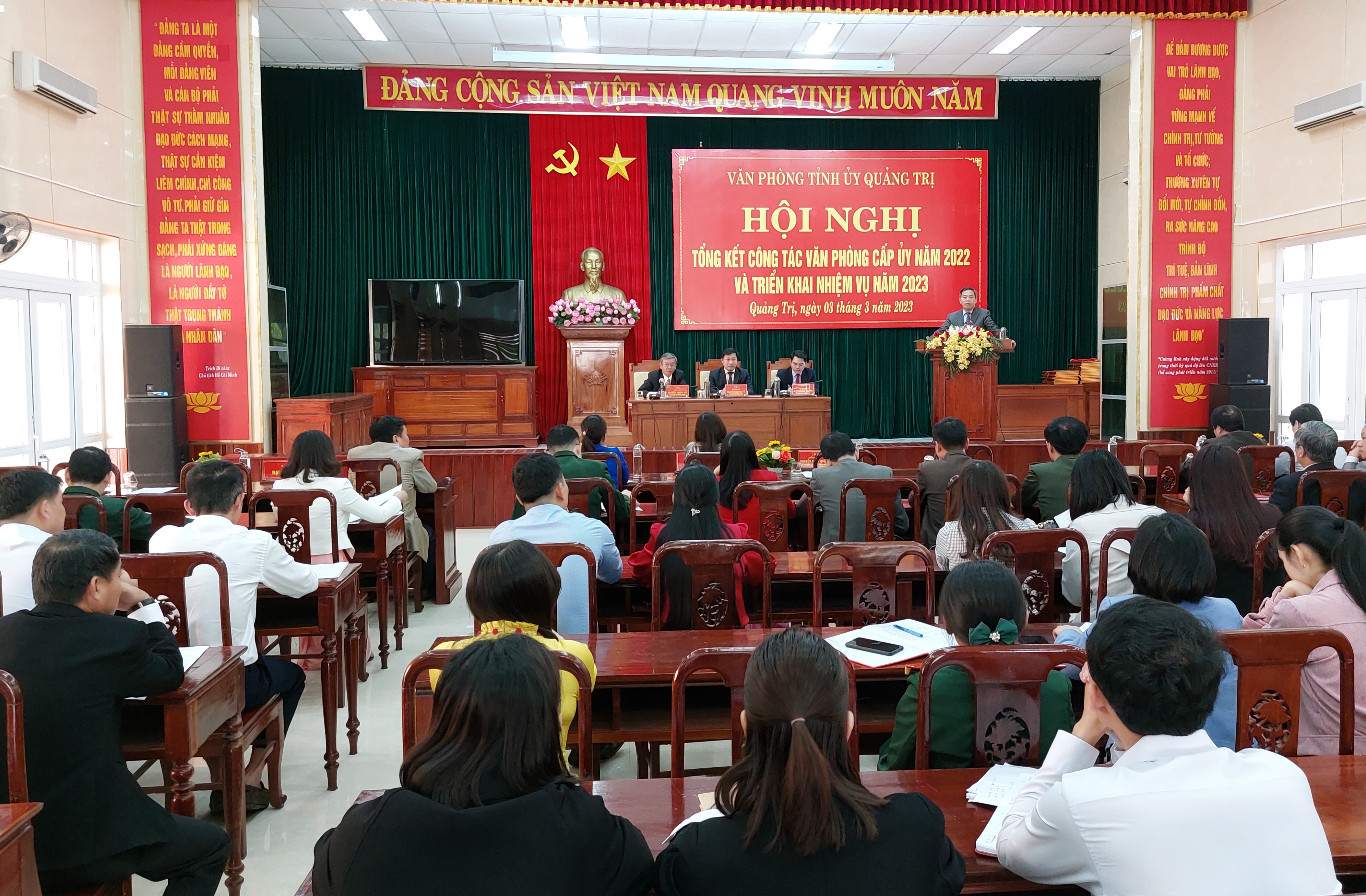 Triển khai nhiệm vụ văn phòng cấp ủy năm 2023