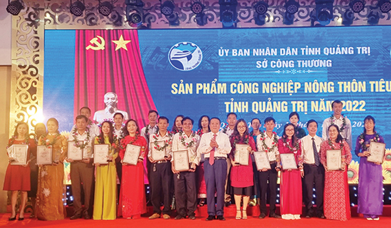 Nâng cao chất lượng sản phẩm công nghiệp nông thôn tiêu biểu