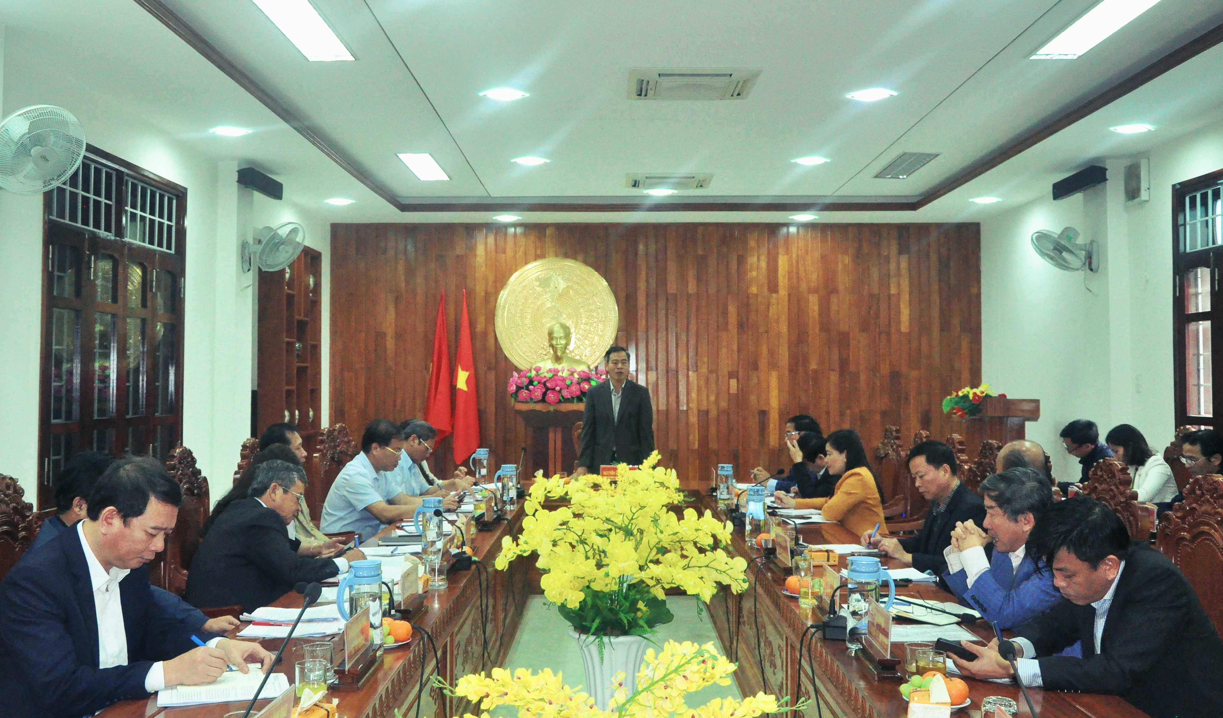 Thường trực Tỉnh ủy làm việc với Ban Thường vụ Thị ủy Quảng Trị về nhiệm vụ công tác năm 2023