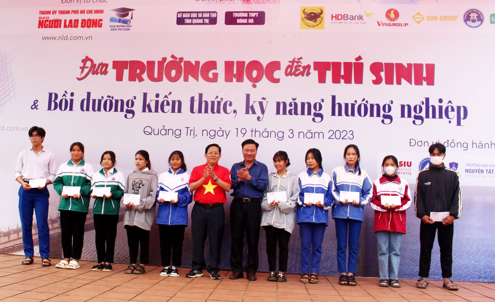 Báo Người Lao động tổ chức Chương trình Đưa trường học đến thí sinh” tại tỉnh Quảng Trị