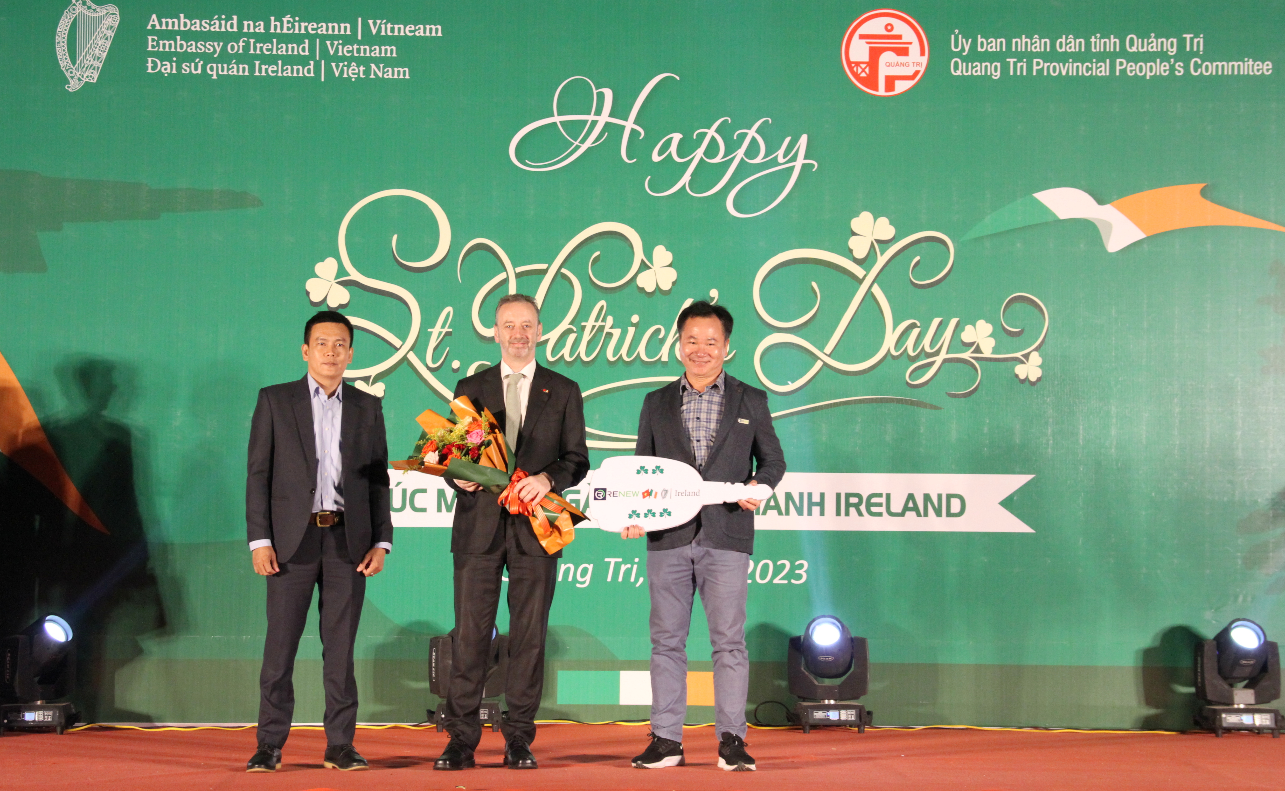 Kỷ niệm 27 năm thiết lập quan hệ ngoại giao Việt Nam - Ireland