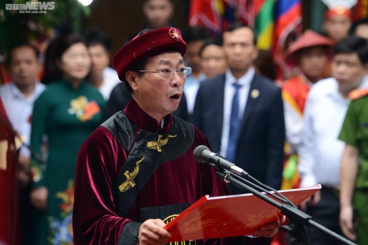 Hàng nghìn người đội mưa về dự lễ Giỗ Tổ Hùng Vương