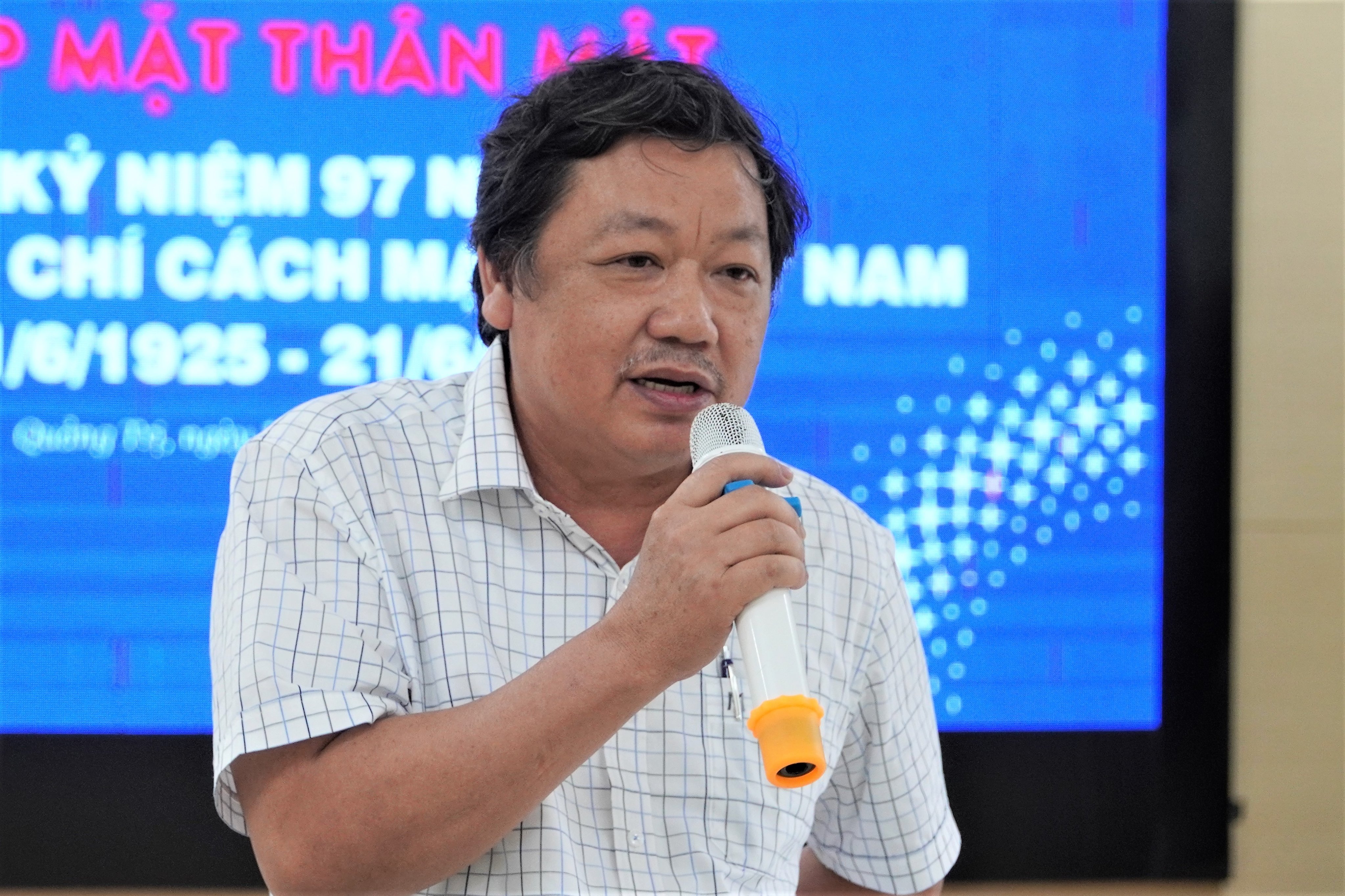 Đọc “Dưới chân Thành Cổ” và “Dòng sông ký ức” của Trương Đức Minh Tứ