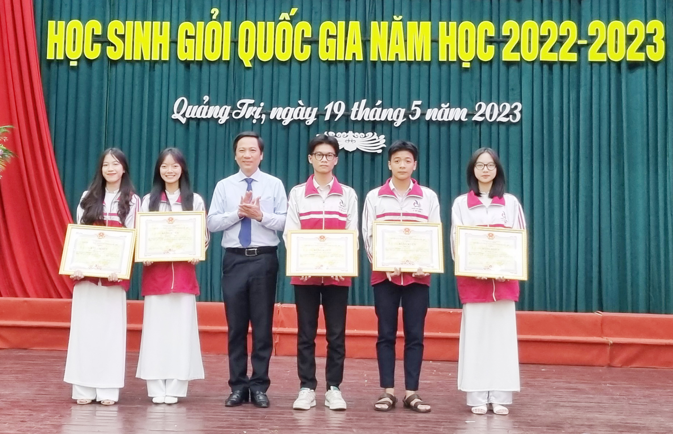 Tuyên dương, khen thưởng học sinh giỏi quốc gia THPT năm học 2022-2023