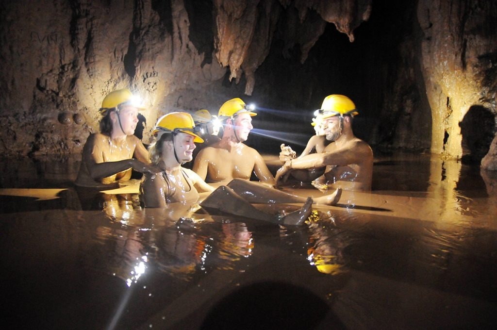 Một ngày khám phá vườn quốc gia Phong Nha - Kẻ Bàng