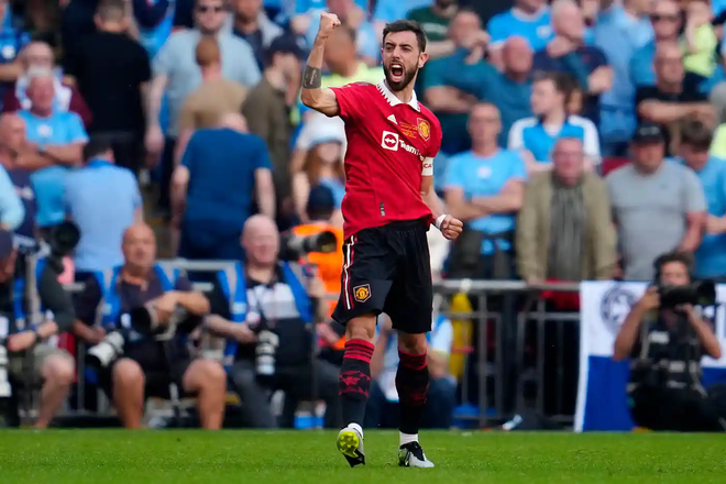 Hạ MU bằng 2 tuyệt phẩm, Man City vô địch cúp FA