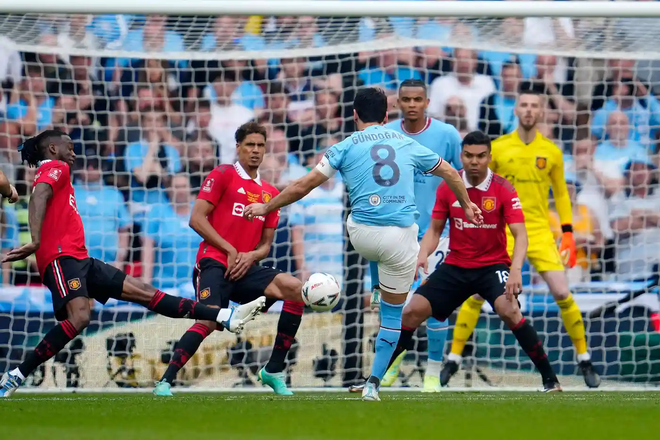 Hạ MU bằng 2 tuyệt phẩm, Man City vô địch cúp FA